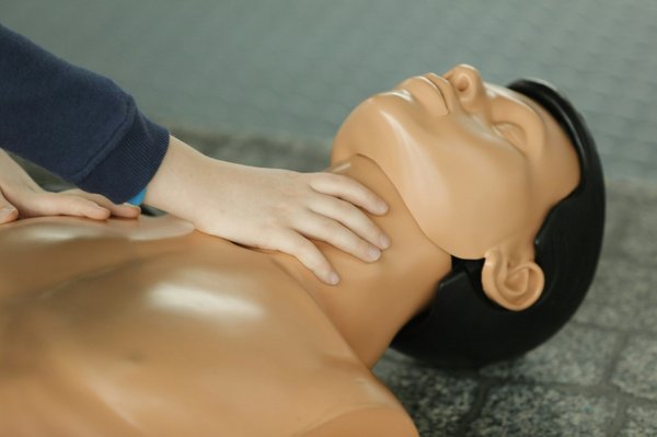 Camping à rawdon : apprenez les premiers gestes de secours avant de partir